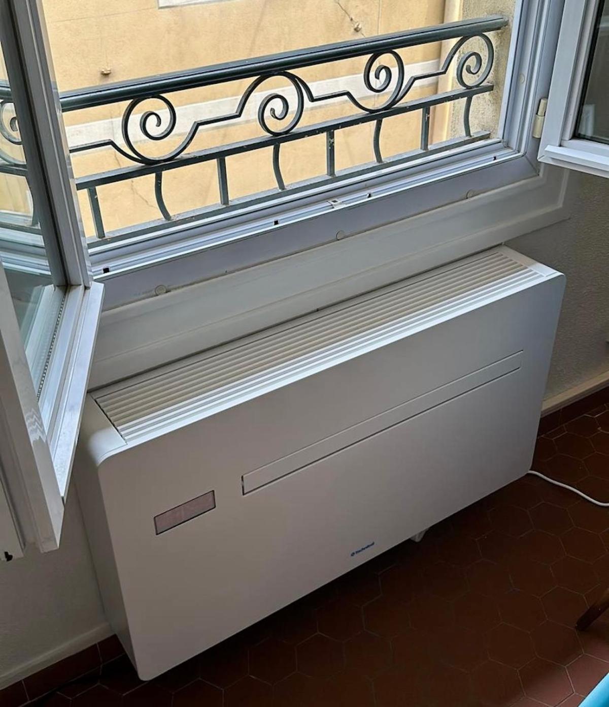 Cosy, Modern, Fully Equipped, Air Conditioning, Nice Historical, Old Town, 1Minute Walk From Beach - "Le Bunico 4" Exteriör bild